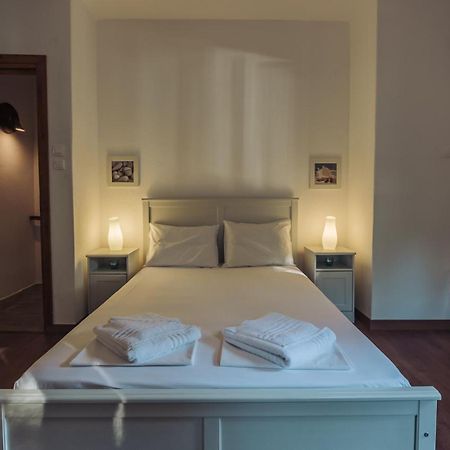 Squirrel Beach Front Villa, Metamorfosi Екстер'єр фото
