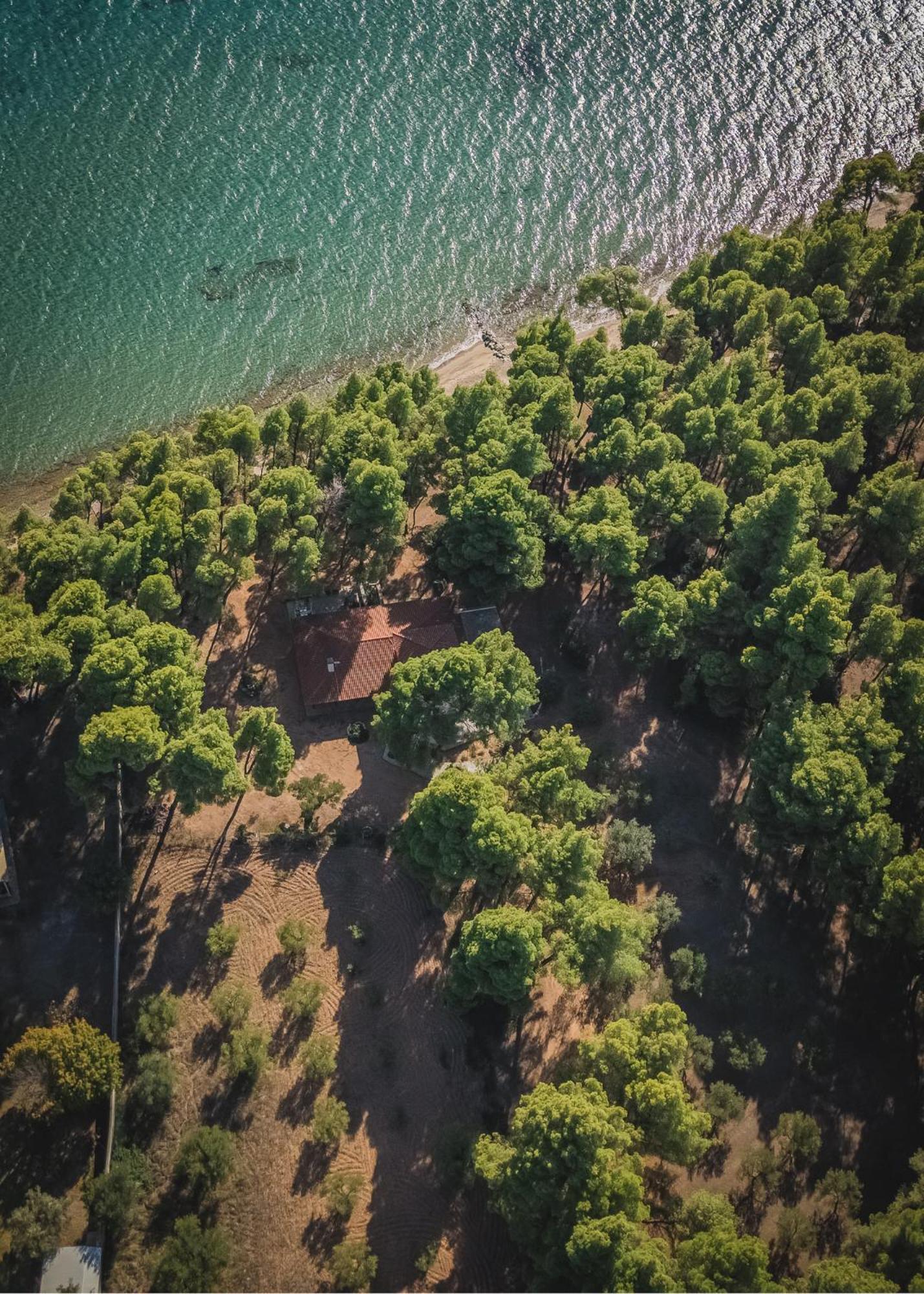 Squirrel Beach Front Villa, Metamorfosi Екстер'єр фото