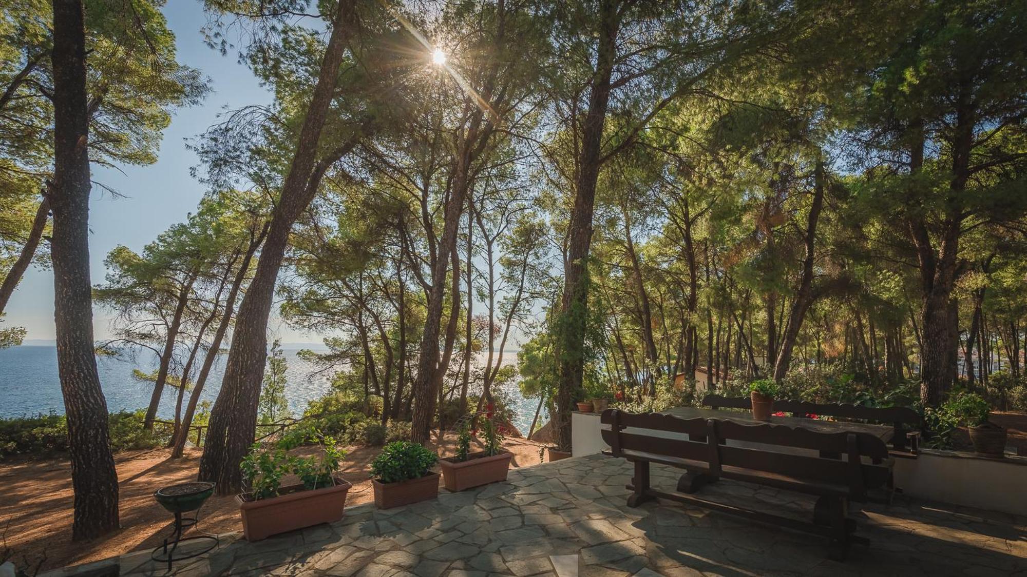 Squirrel Beach Front Villa, Metamorfosi Екстер'єр фото