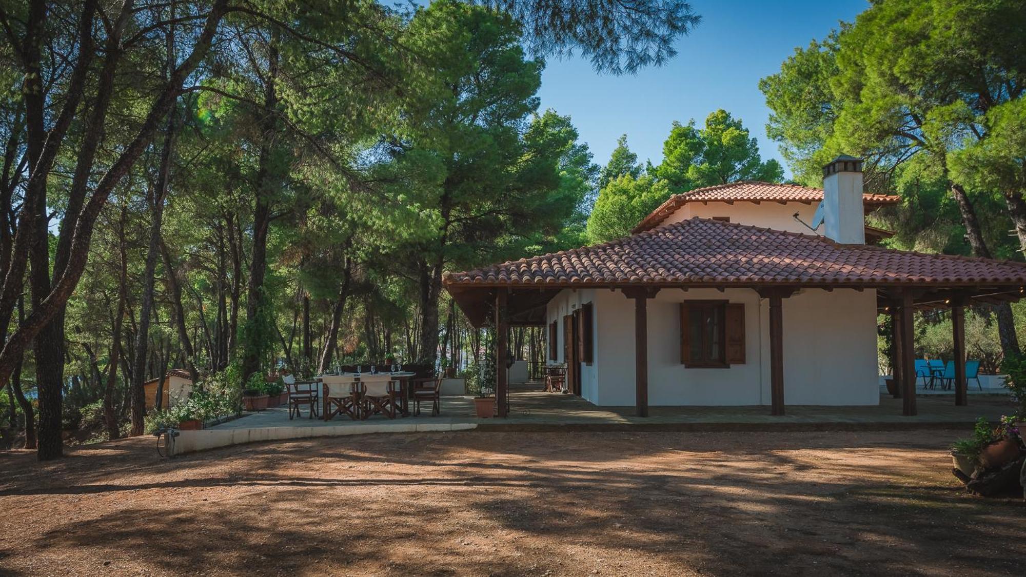 Squirrel Beach Front Villa, Metamorfosi Екстер'єр фото