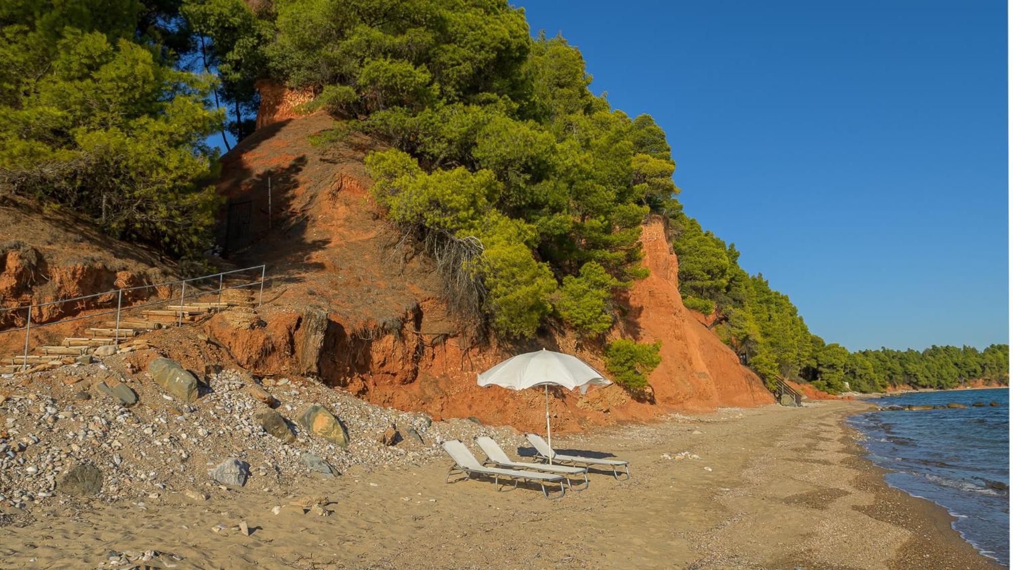 Squirrel Beach Front Villa, Metamorfosi Екстер'єр фото
