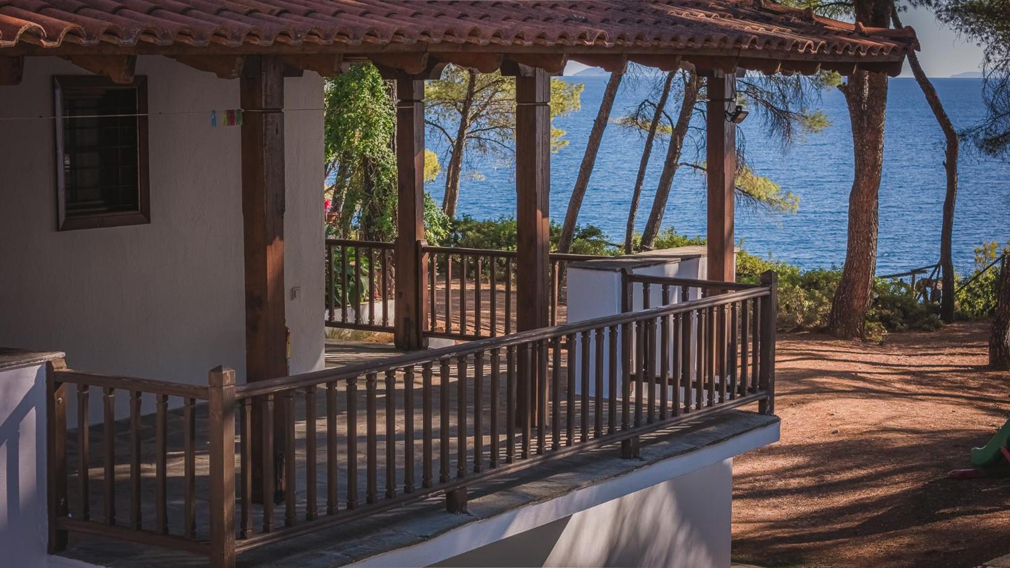 Squirrel Beach Front Villa, Metamorfosi Екстер'єр фото