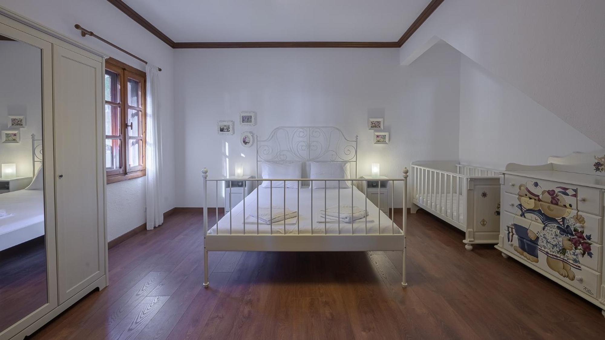 Squirrel Beach Front Villa, Metamorfosi Екстер'єр фото