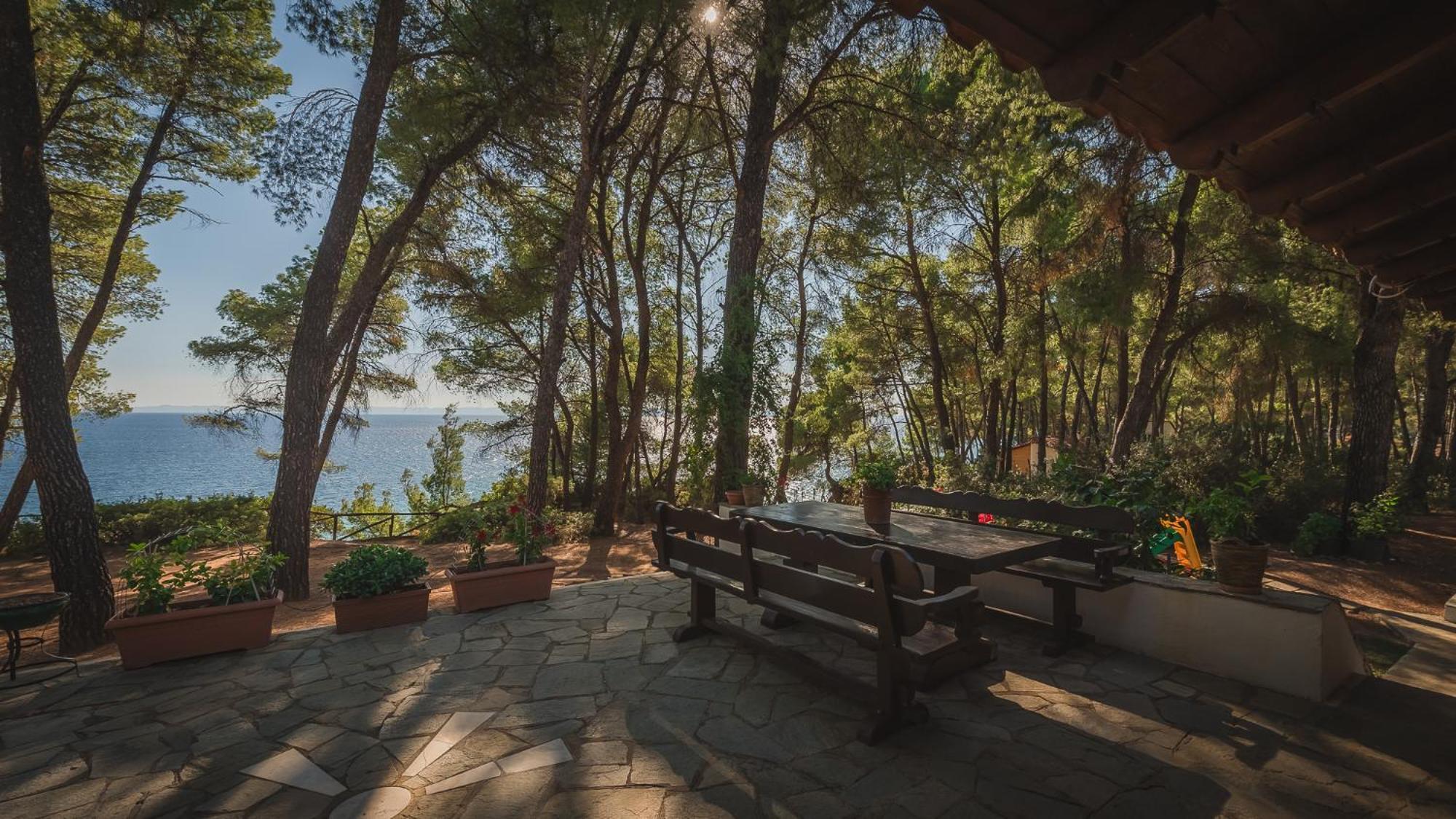 Squirrel Beach Front Villa, Metamorfosi Екстер'єр фото