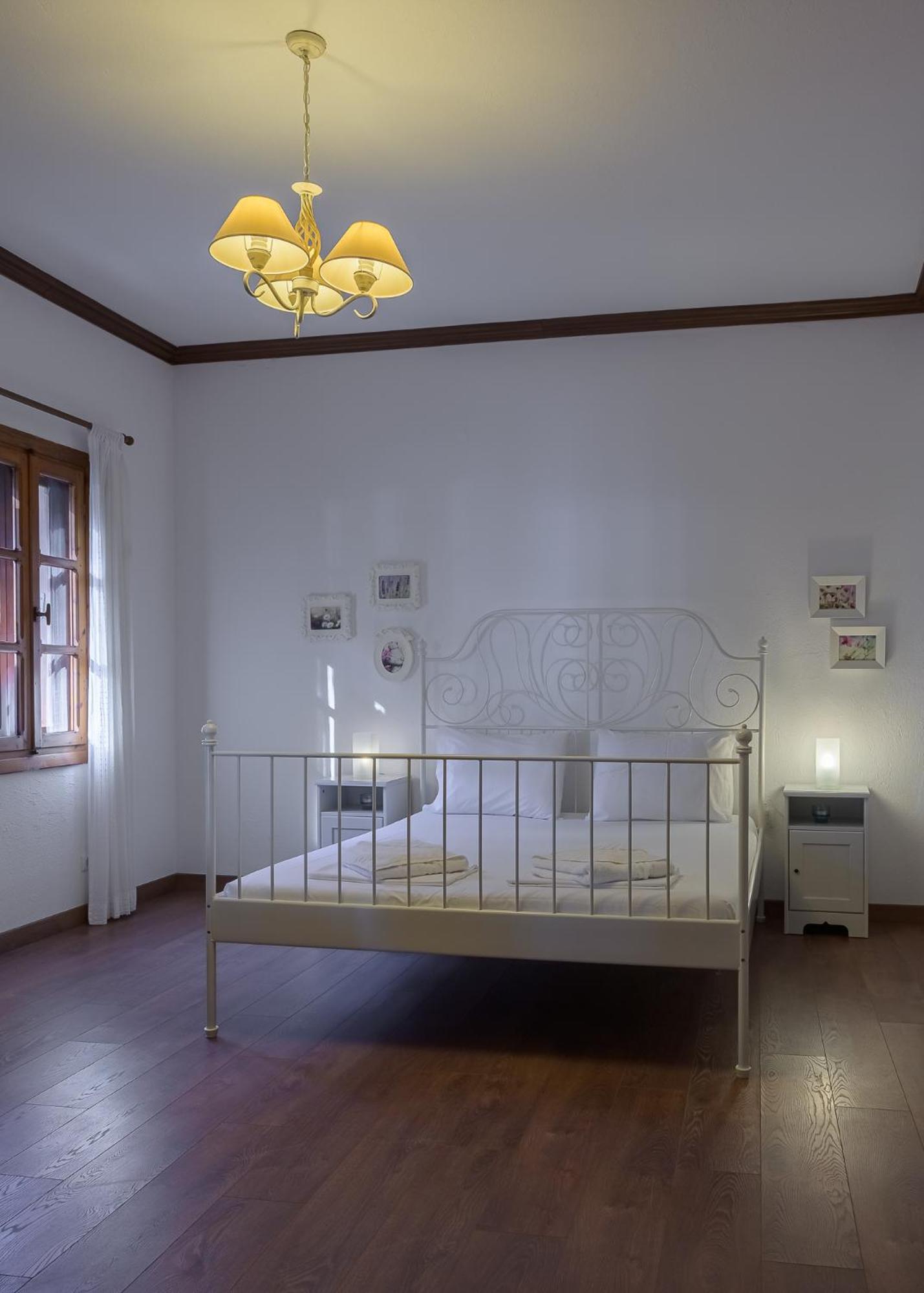 Squirrel Beach Front Villa, Metamorfosi Екстер'єр фото