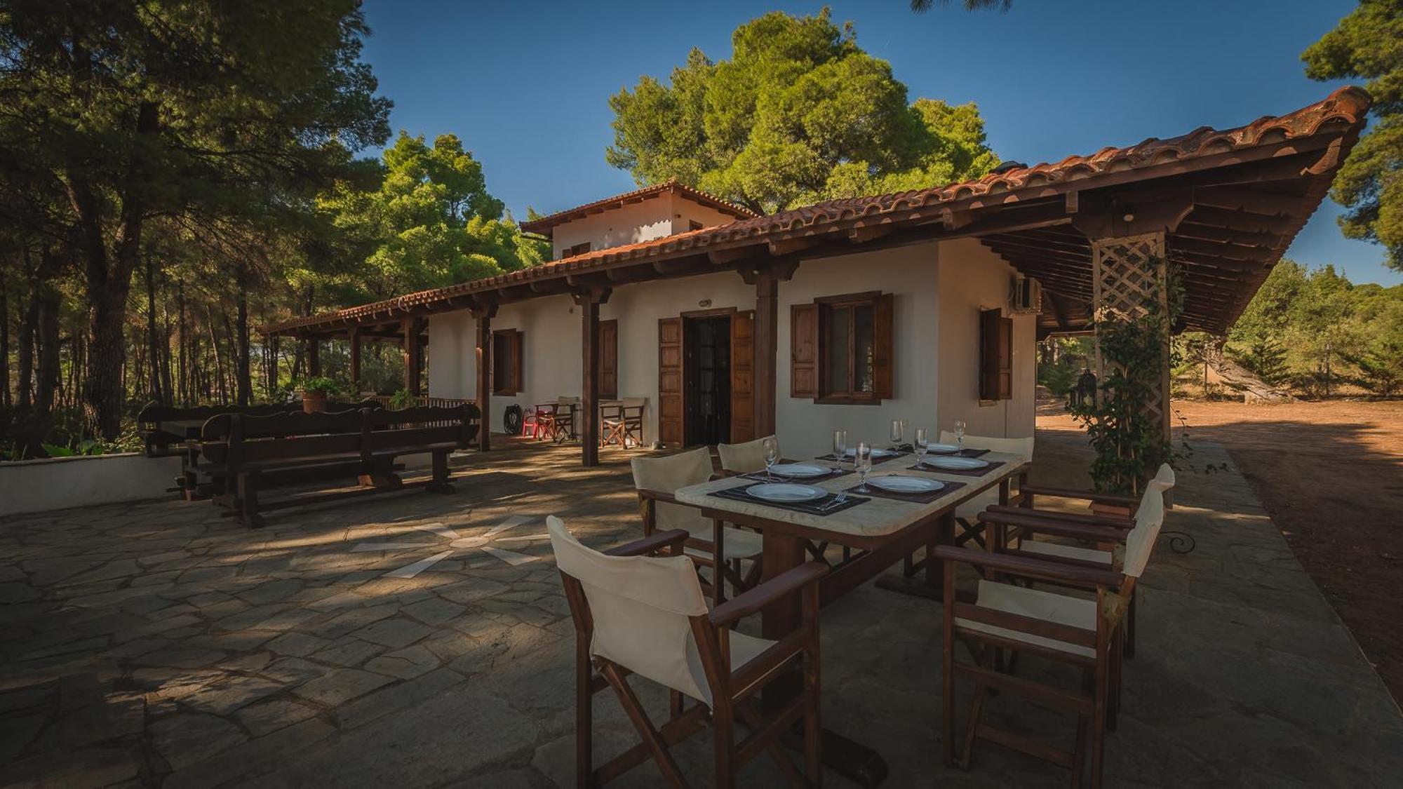 Squirrel Beach Front Villa, Metamorfosi Екстер'єр фото