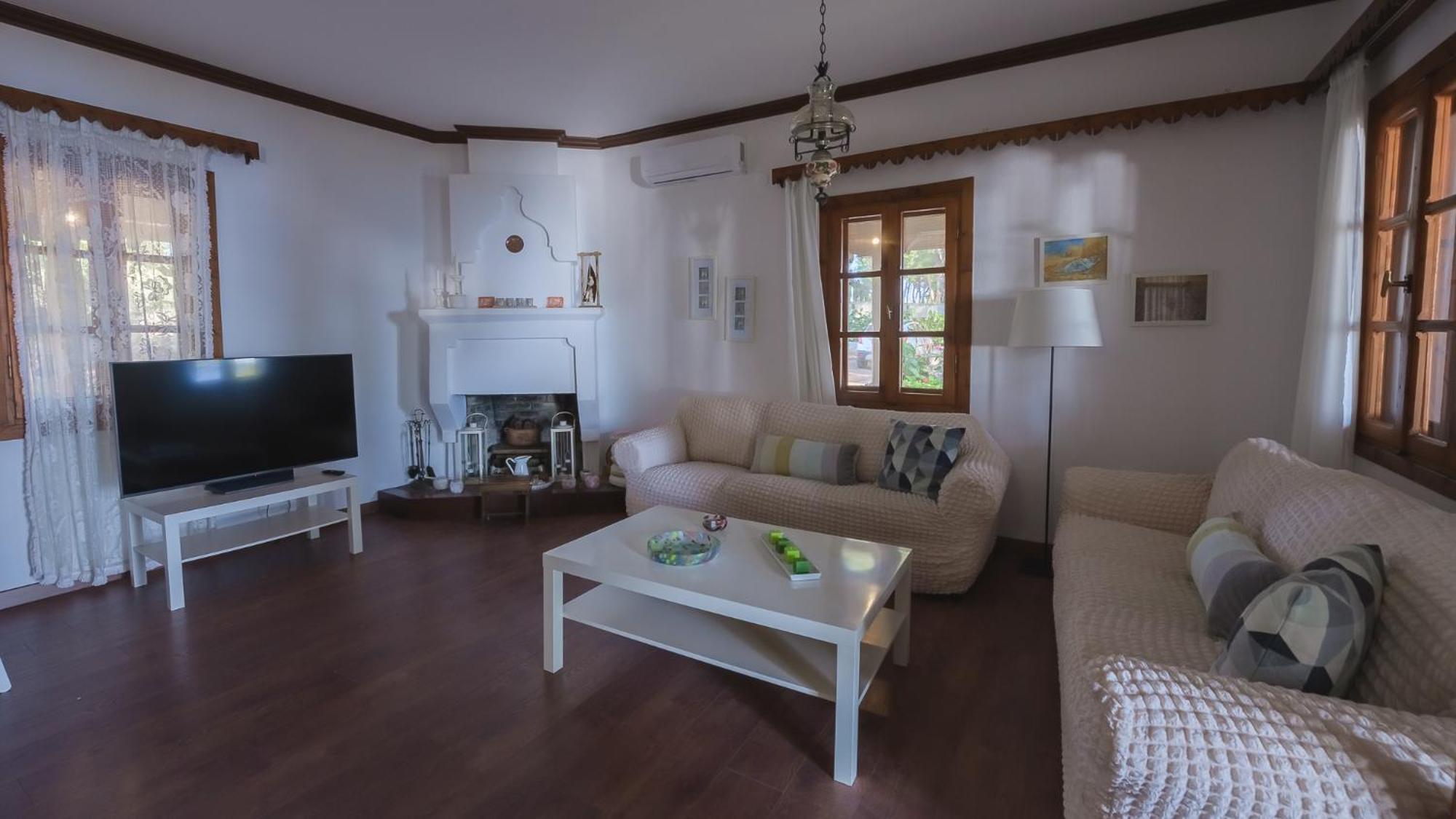 Squirrel Beach Front Villa, Metamorfosi Екстер'єр фото