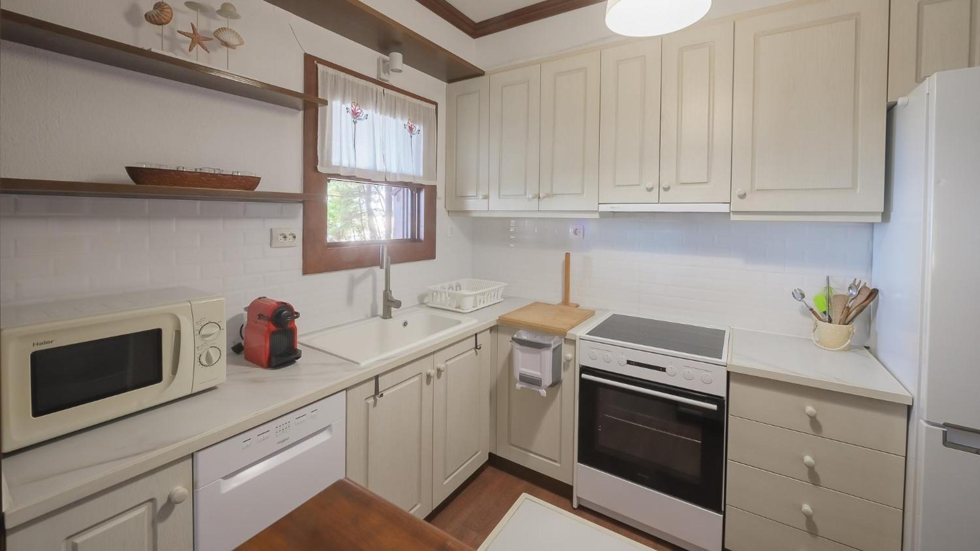 Squirrel Beach Front Villa, Metamorfosi Екстер'єр фото