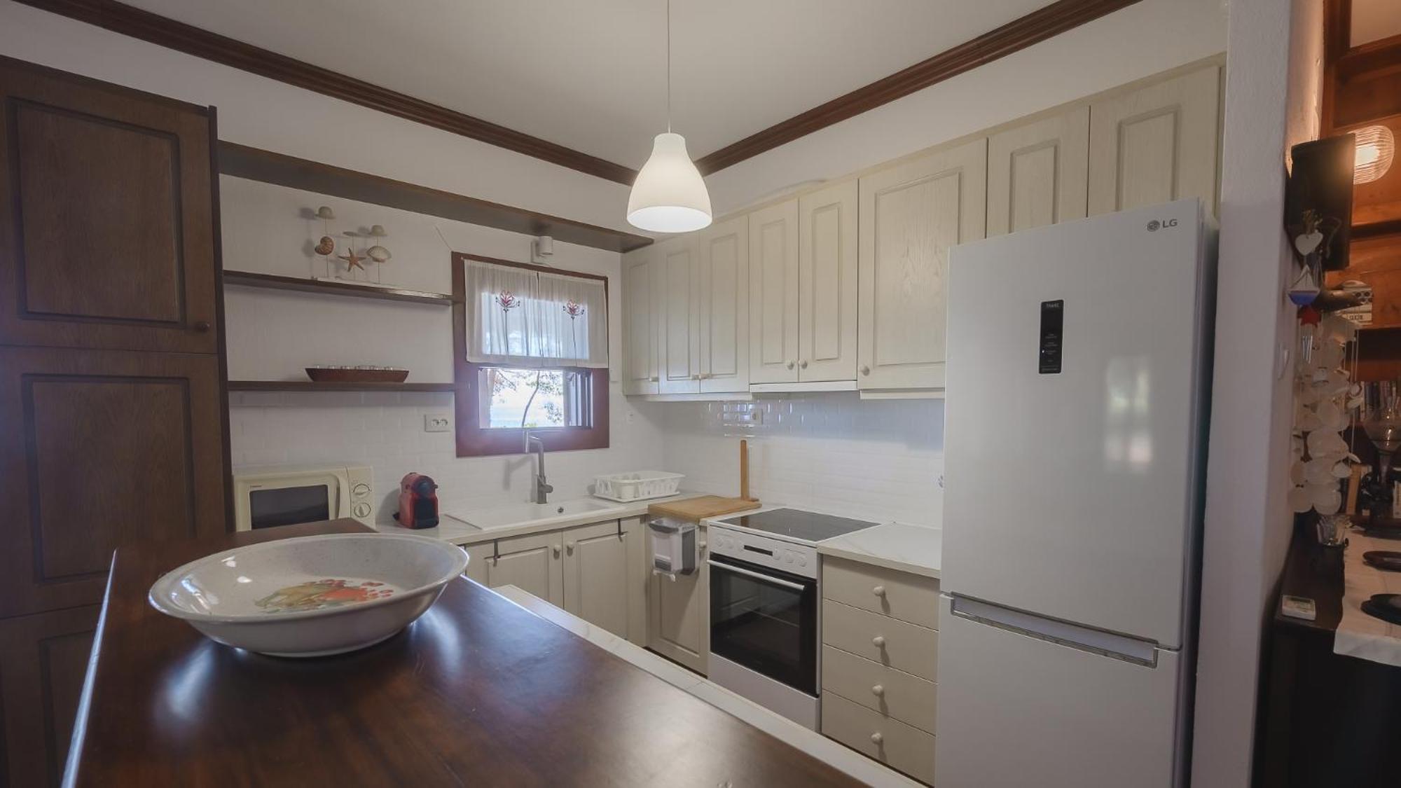 Squirrel Beach Front Villa, Metamorfosi Екстер'єр фото