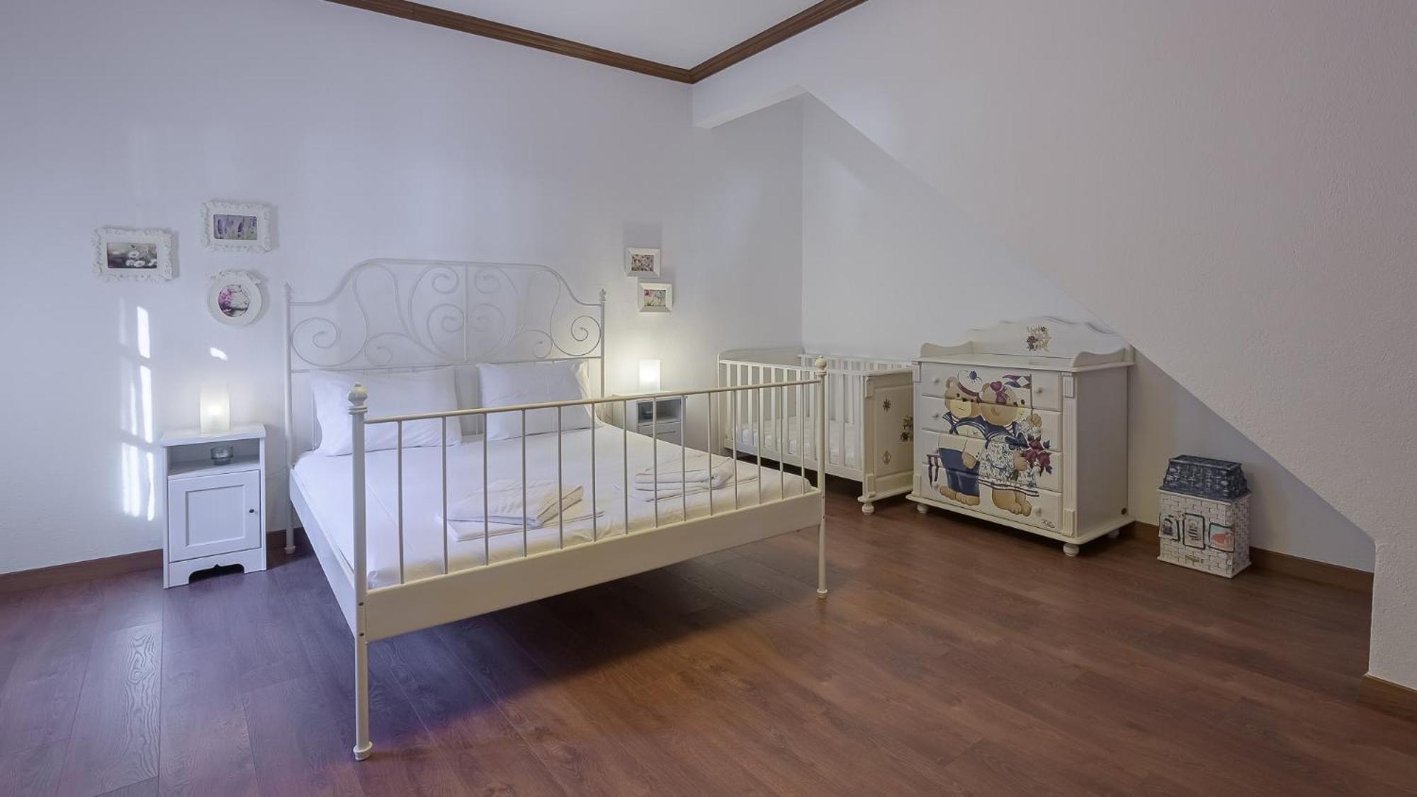 Squirrel Beach Front Villa, Metamorfosi Екстер'єр фото